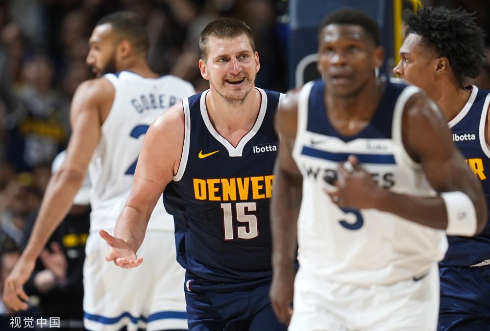 一时间将球 一时间将球